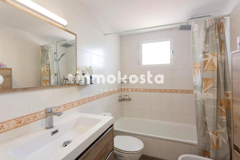 Foto c0a54f58-77df-4323-ae40-3df41eddfe3b. Casa adossada amb aparcament piscina a Montebello - Nou Espai Nucia (la)