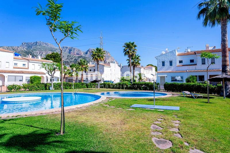 Foto cf69be99-de8a-4bf5-95a0-f7776d6adc9a. Casa adossada amb aparcament piscina a Montebello - Nou Espai Nucia (la)