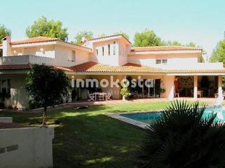 Casa a Escandinavia-Cautivador. Exclusiva villa en captivador