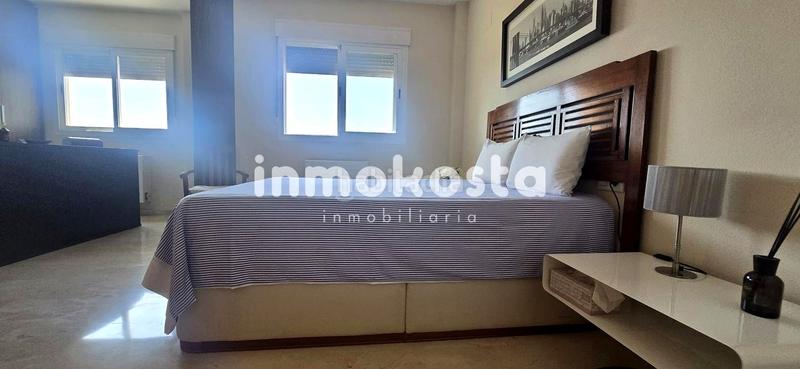 Foto 27f96e66-690e-43df-b376-dc589ea399e0. Casa chalet independiente con piscina privada en nou espai la nucía en Nucia (la)