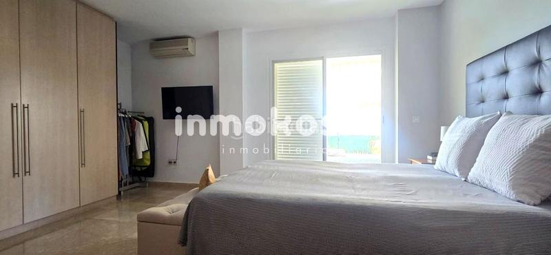 Foto 9e7db668-da5f-401a-b7fd-e0111ca4b6ab. Casa chalet independiente con piscina privada en nou espai la nucía en Nucia (la)