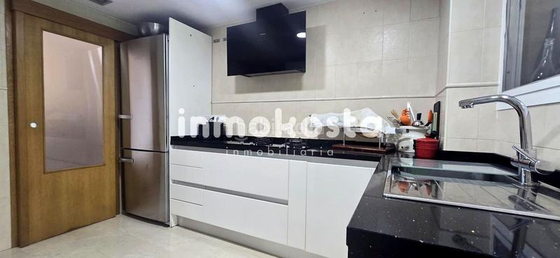 Foto c2920994-5c35-4a7f-8402-7b8ed13f01be. Casa chalet independiente con piscina privada en nou espai la nucía en Nucia (la)