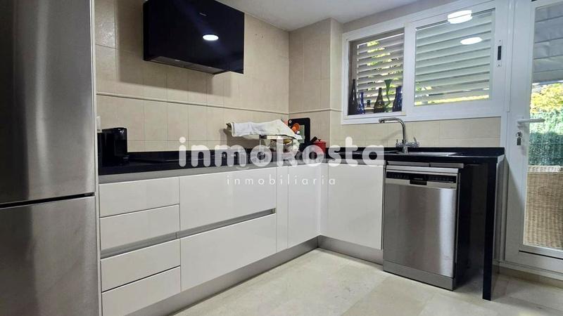 Foto fd7ccfa3-13da-49e5-bf29-9152b9f7c2cc. Casa chalet independiente con piscina privada en nou espai la nucía en Nucia (la)