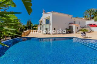 Casa a Barranco Hondo. Villa en planta baja con casa de invitados