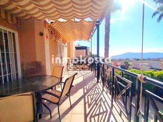 Casa aparellada a Montebello - Nou Espai. Amplio chalet en la nucía