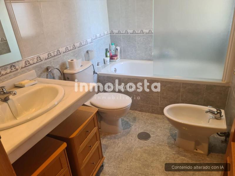 Foto ab14b7a3-72e4-447e-b36e-9536a5fd87fa. Alquiler piso se alquila piso de 3 dormitorios 2 baños en Benidorm