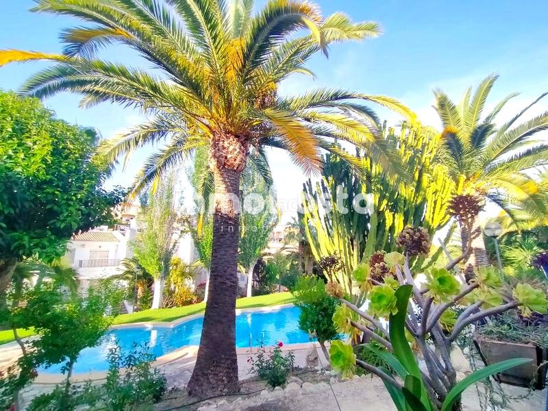 Foto c082e9a8-f78d-4b81-abf1-52968c499c01. Casa aparellada amb piscina a San Rafael - Nucia Park Nucia (la)