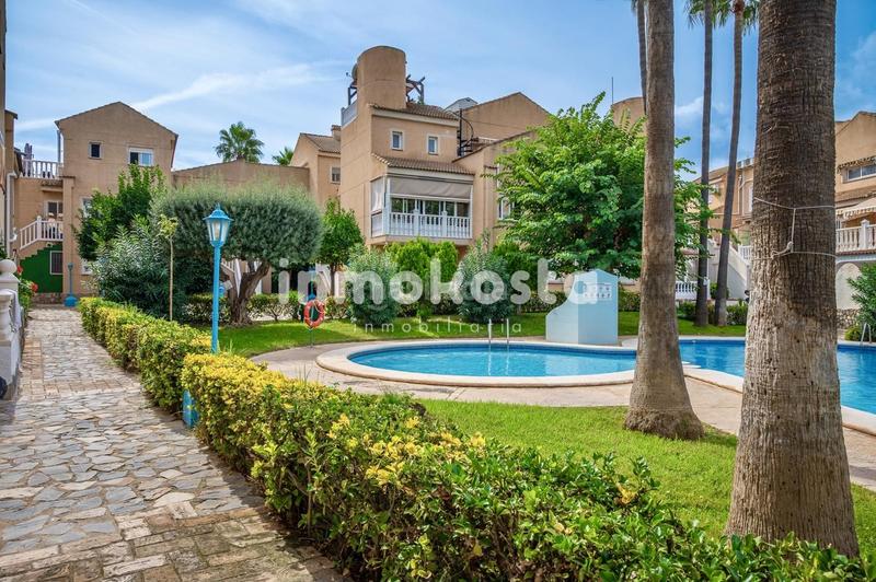 Foto 29f51074-4746-4da4-a642-967ac61dfc27. Appartamento con piscina in L´Albir Alfàs del Pi (l´)