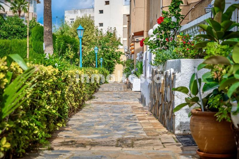 Foto b17e2134-9b05-47b2-9c33-53f605b8e56e. Appartamento con piscina in L´Albir Alfàs del Pi (l´)