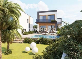 Casa  Reyes católicos. Chalet independiente moderno, piscina privada.
