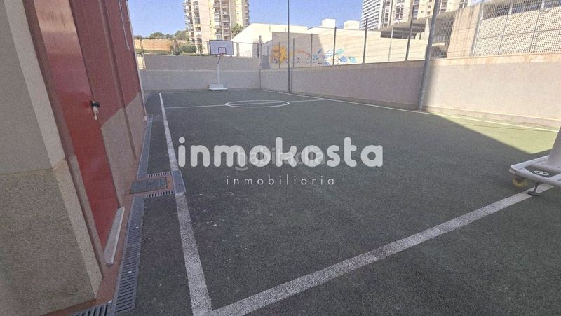 Foto 49463836-c45b-4779-bde5-20022f28eec4. Pis amb aparcament piscina a Via Parque Benidorm