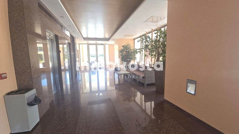 Foto be127652-bad0-4c6e-b209-33ab43cfcff1. Pis amb aparcament piscina a Via Parque Benidorm