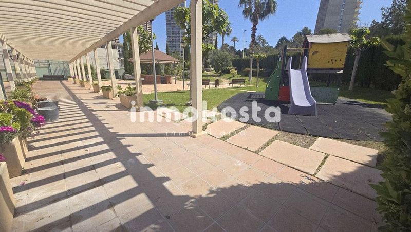 Foto cd1af89f-d001-4491-a903-978580e7643a. Pis amb aparcament piscina a Via Parque Benidorm
