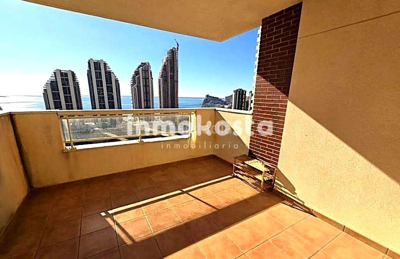 Foto e92272e7-631d-44be-a916-166b2d03ca88. Pis amb aparcament piscina a Via Parque Benidorm