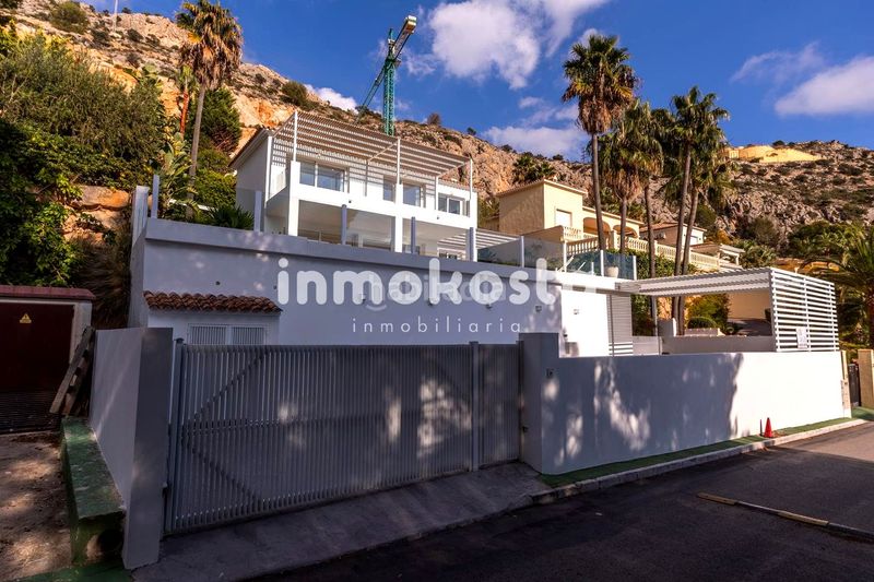 Foto 58e6c5be-ef1f-41b8-bc6f-ed86aa1eb56e. Casa amb piscina a Altea hills Altea