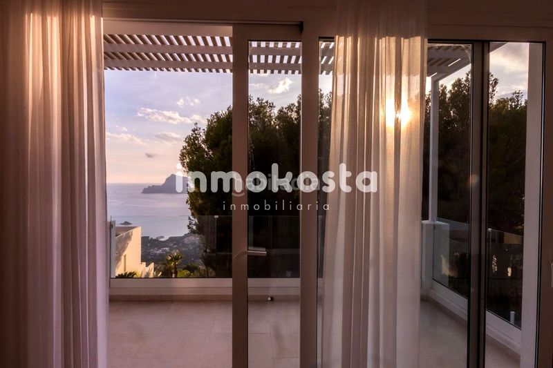 Foto ace1bd4e-f091-4c75-a45d-3fe69ab11c45. Casa amb piscina a Altea hills Altea