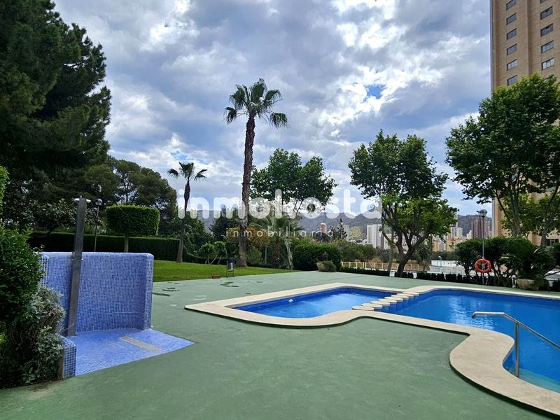 Foto 7bbe9bab-7cb0-488e-9902-43fa029211c5. Pis amb piscina a Levante Alto Benidorm