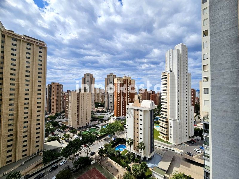 Foto 8ee01cc8-0ac4-41ec-ba94-bff113865a43. Pis amb piscina a Levante Alto Benidorm