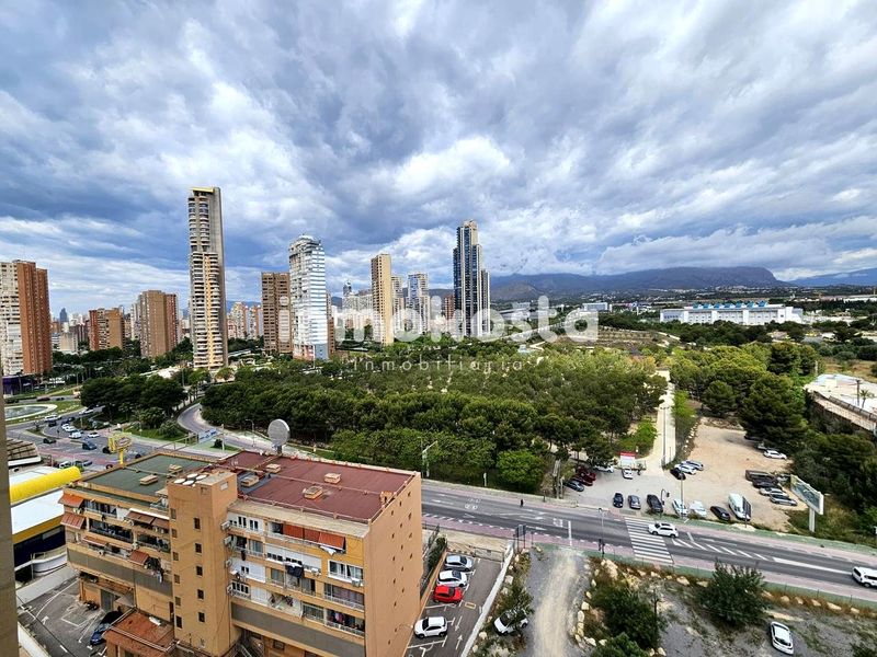 Foto 99bc3f0f-b0ce-4b64-8f6e-b142a738bc09. Pis amb piscina a Levante Alto Benidorm