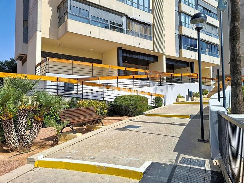 Foto 32edec85-dabc-4509-80c1-ddcca75cfb3b. Pis amb aparcament a Playa Poniente Benidorm
