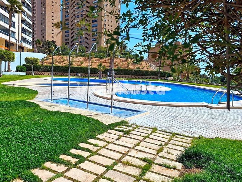 Foto 8601afe9-a90f-4494-87bc-0ad2980e0988. Pis amb aparcament a Playa Poniente Benidorm
