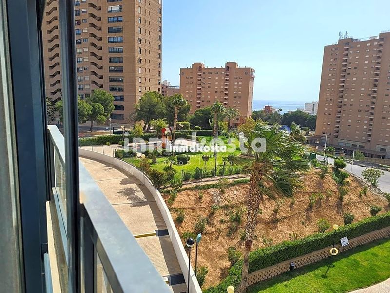 Foto 8faff0e1-3ed4-4994-8487-3bd36ec60bf8. Pis amb aparcament a Playa Poniente Benidorm