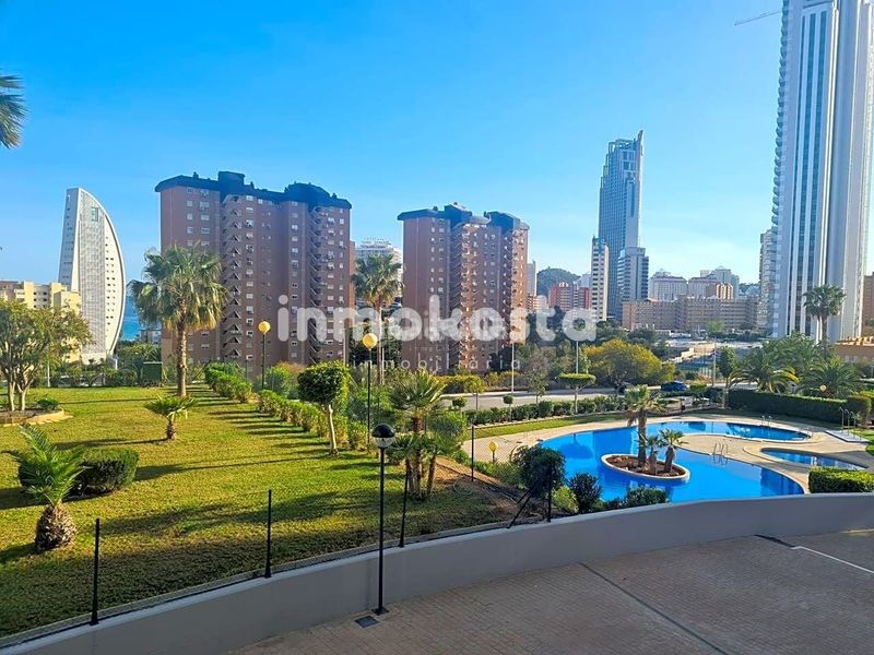 Foto e8097f47-7102-4e1c-a574-97e93785ca57. Pis amb aparcament a Playa Poniente Benidorm