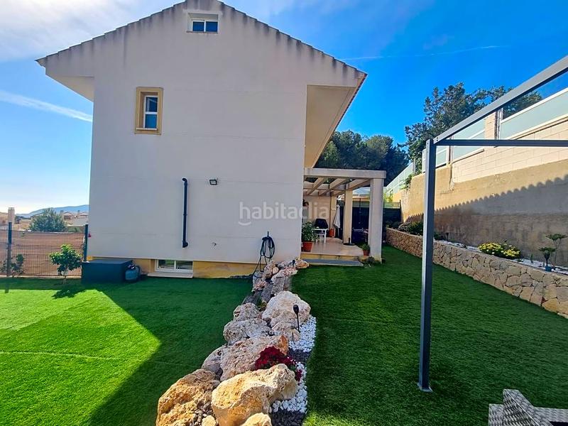 Foto 5236e72d-6a69-43b4-bb8d-1c34eb16c204. Casa adossada amb aparcament piscina a Coloma Nucia (la)