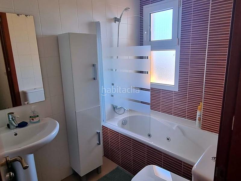 Foto 969eb751-1e46-4844-9e12-4cd92a795c56. Casa adossada amb aparcament piscina a Coloma Nucia (la)