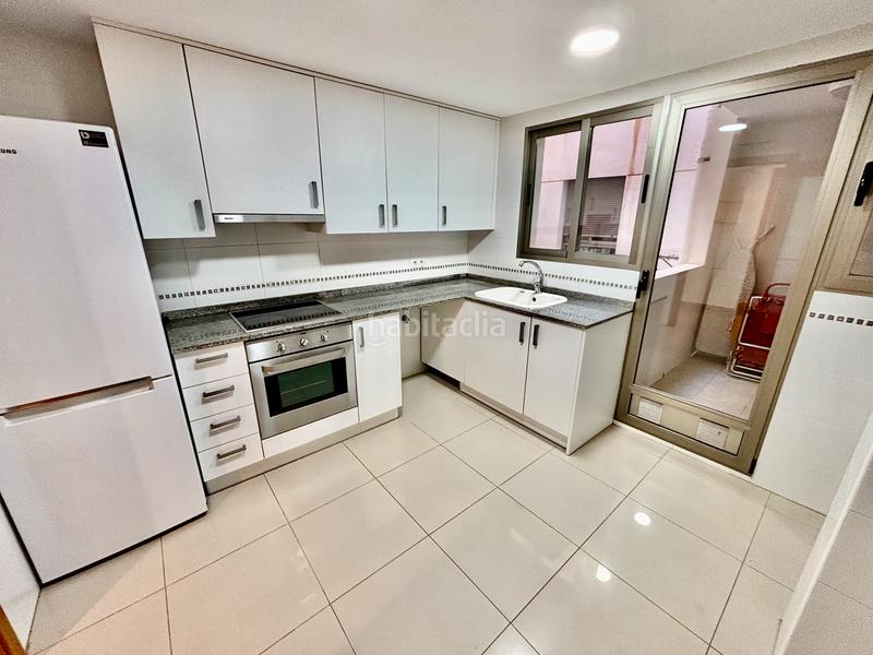 Foto 1e92f8c3-e82b-4b05-b634-882cfaea8986. Etagenwohnung mit parking pool in Campello Playa Campello (el)