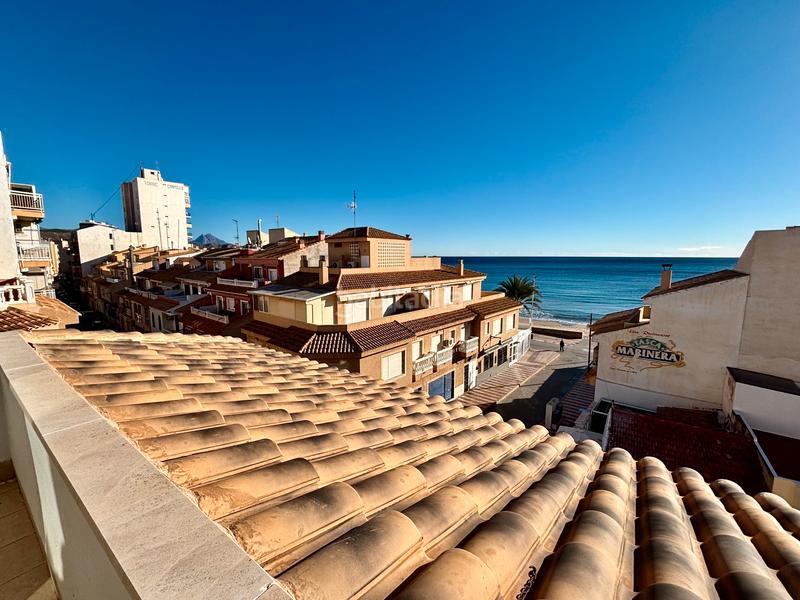Foto 445940f0-0ab0-48ba-9cde-d4fd027f3d40. Attico con parcheggio piscina in Campello Playa Campello (el)
