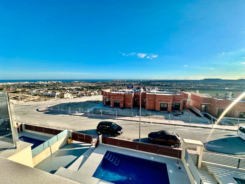 Foto bd6efba4-dac8-4373-ad79-629fa9dbd8ca. Chalet mit heizung parking pool in Bonalba-Cotoveta Mutxamel