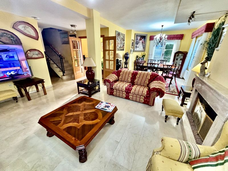 Foto 1c236202-8959-4ee2-836d-08030dced329. Xalet amb xemeneia calefacció aparcament piscina a Alicante