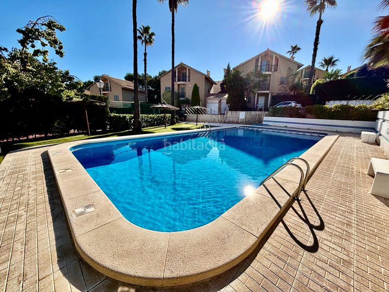 Foto ba18d934-0db8-4fba-b7b0-a70b8a5d2611. Xalet amb xemeneia calefacció aparcament piscina a Alicante
