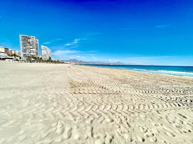 Foto c21fcec5-abea-4c63-ad3f-dd94c125e7ce. Xalet amb xemeneia calefacció aparcament piscina a Alicante