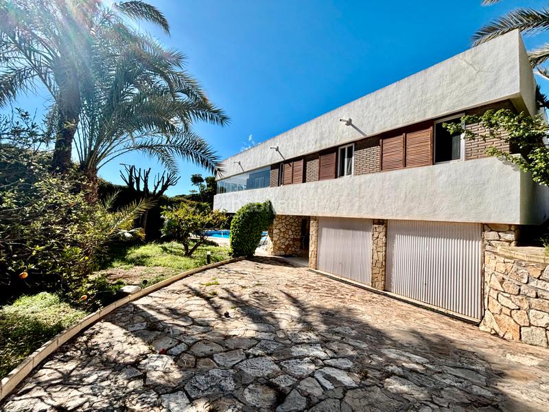 Foto f9005bd8-15bb-4fd8-9529-e6862e3d656c. Chalet con camino parcheggio piscina in Cabo de las Huertas Alicante