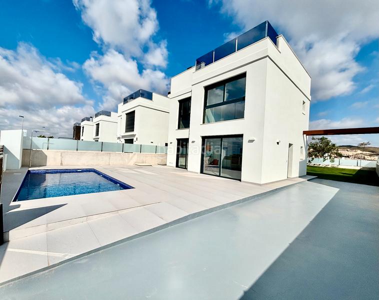 Foto 005007b1-8110-469d-9bbc-ad8b507d2417. Chalet mit heizung parking pool in Bonalba-Cotoveta Mutxamel