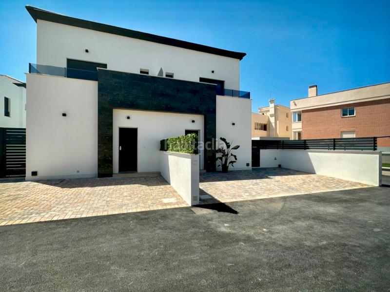 Foto 40cece4c-1b5a-4c47-a581-51ed0f2f3610. Chalet avec chauffage parking piscine dans Monte y Mar Santa Pola