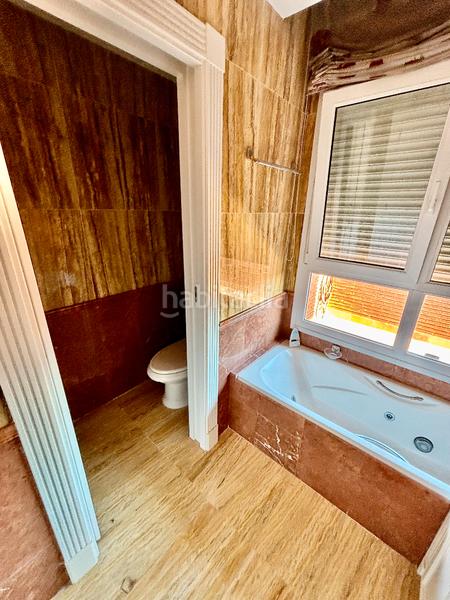 Foto 47a7cb94-c783-4a3e-a8d5-2023cea03475. Casa a schiera con camino riscaldamento parcheggio piscina in Alicante