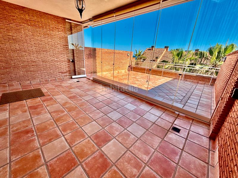 Foto 4fb99795-5789-4f01-b9f2-9a22c0c6fa59. Casa a schiera con camino riscaldamento parcheggio piscina in Alicante