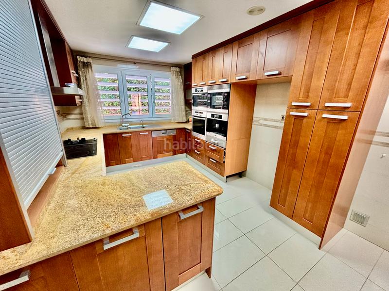 Foto 73551fd1-1b65-479b-b9a1-927a4d4628a7. Casa a schiera con camino riscaldamento parcheggio piscina in Alicante