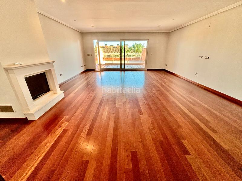 Foto 9f082357-333a-4b57-92ed-fb6b6e3c7329. Casa a schiera con camino riscaldamento parcheggio piscina in Alicante