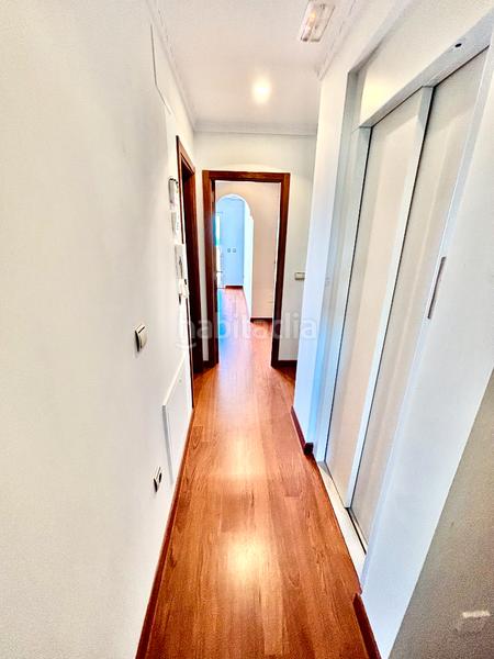 Foto b8c7fe59-1be1-4f4e-b8df-0b2a71be3f32. Casa a schiera con camino riscaldamento parcheggio piscina in Alicante