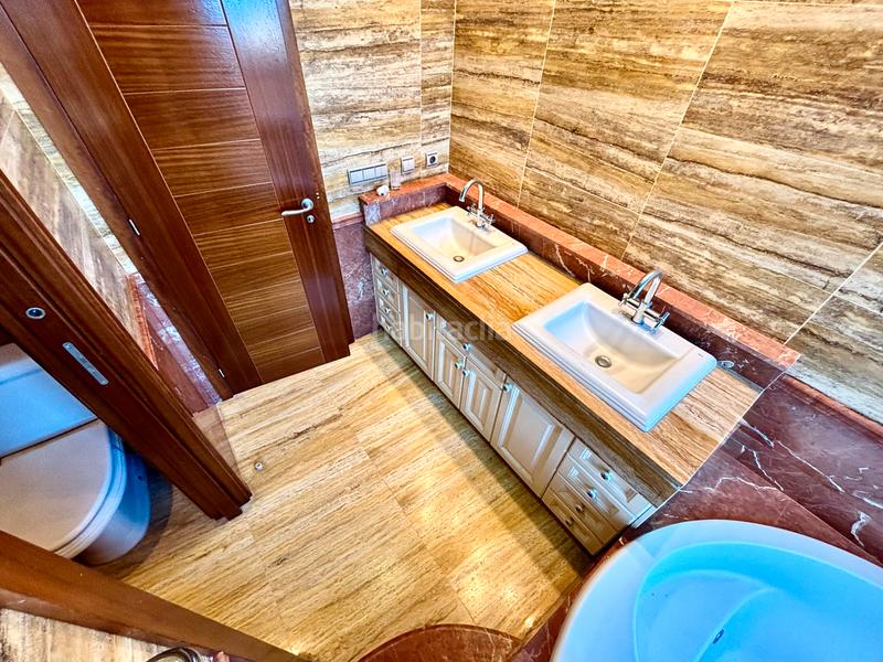 Foto c6b47c21-e493-4a7c-81e3-7462341b9a3c. Casa a schiera con camino riscaldamento parcheggio piscina in Alicante