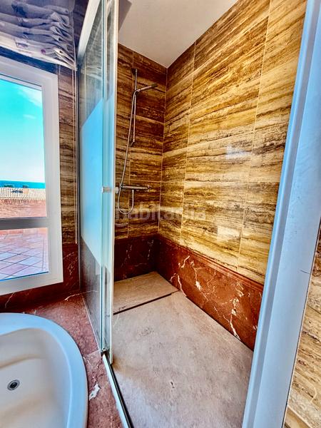 Foto f0a97b02-d46b-4f93-a918-165b2a12ff7d. Casa a schiera con camino riscaldamento parcheggio piscina in Alicante