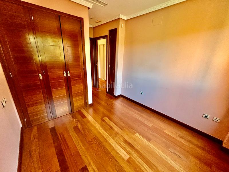 Foto fe7ce17c-89e9-4c21-8e49-4ff5ec81e9fe. Casa a schiera con camino riscaldamento parcheggio piscina in Alicante