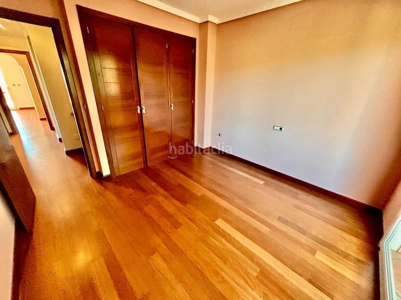 Foto 21c872d0-dfcb-46e7-bf7b-bd63dc168b38. Casa adossada amb xemeneia calefacció aparcament piscina a Alicante