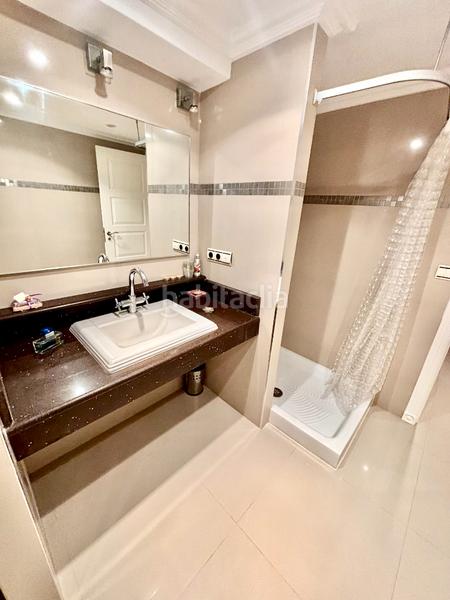 Foto 51f17b47-2b76-4768-99be-8aab19fc5cb5. Casa adossada amb xemeneia calefacció aparcament piscina a Alicante