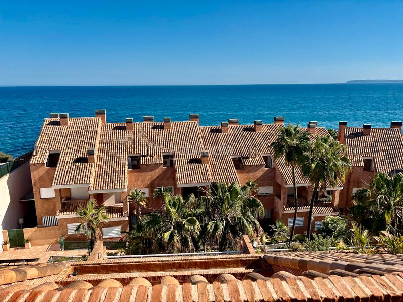 Foto 741b88c4-7dae-4fa5-9d30-47e8a1ad7c60. Casa adossada amb xemeneia calefacció aparcament piscina a Alicante