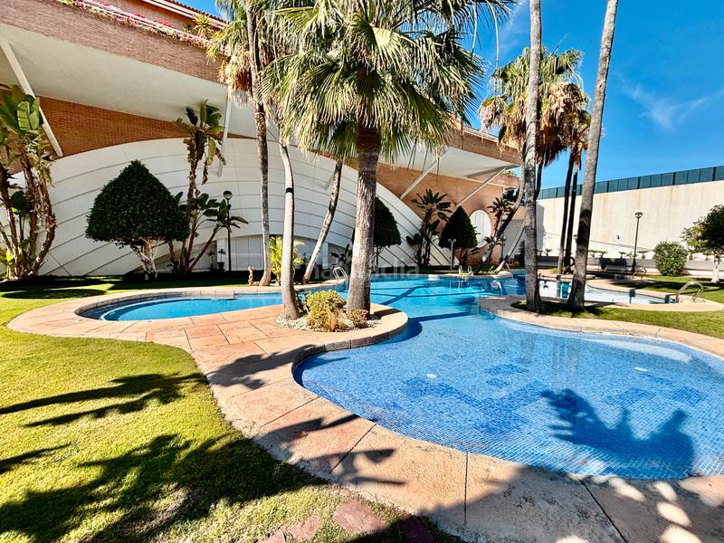 Foto 801ae81d-9378-438a-b2d9-e653d5862ed9. Casa adossada amb xemeneia calefacció aparcament piscina a Alicante